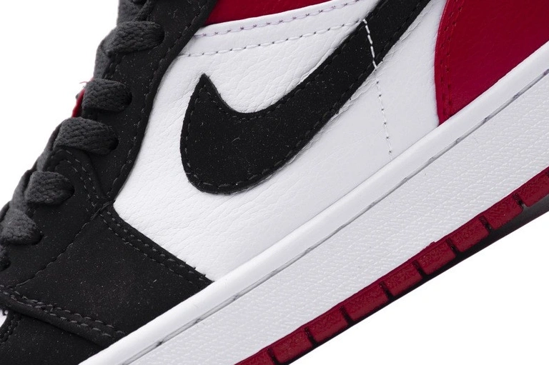 Low 553558-116 Black Toe Jordan  1 0201